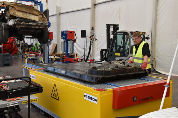 High Voltage Dismantling Table - Image 4